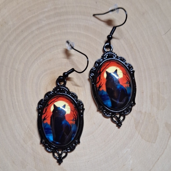 Black Cat Silhouette Earrings - Picture 2 of 5